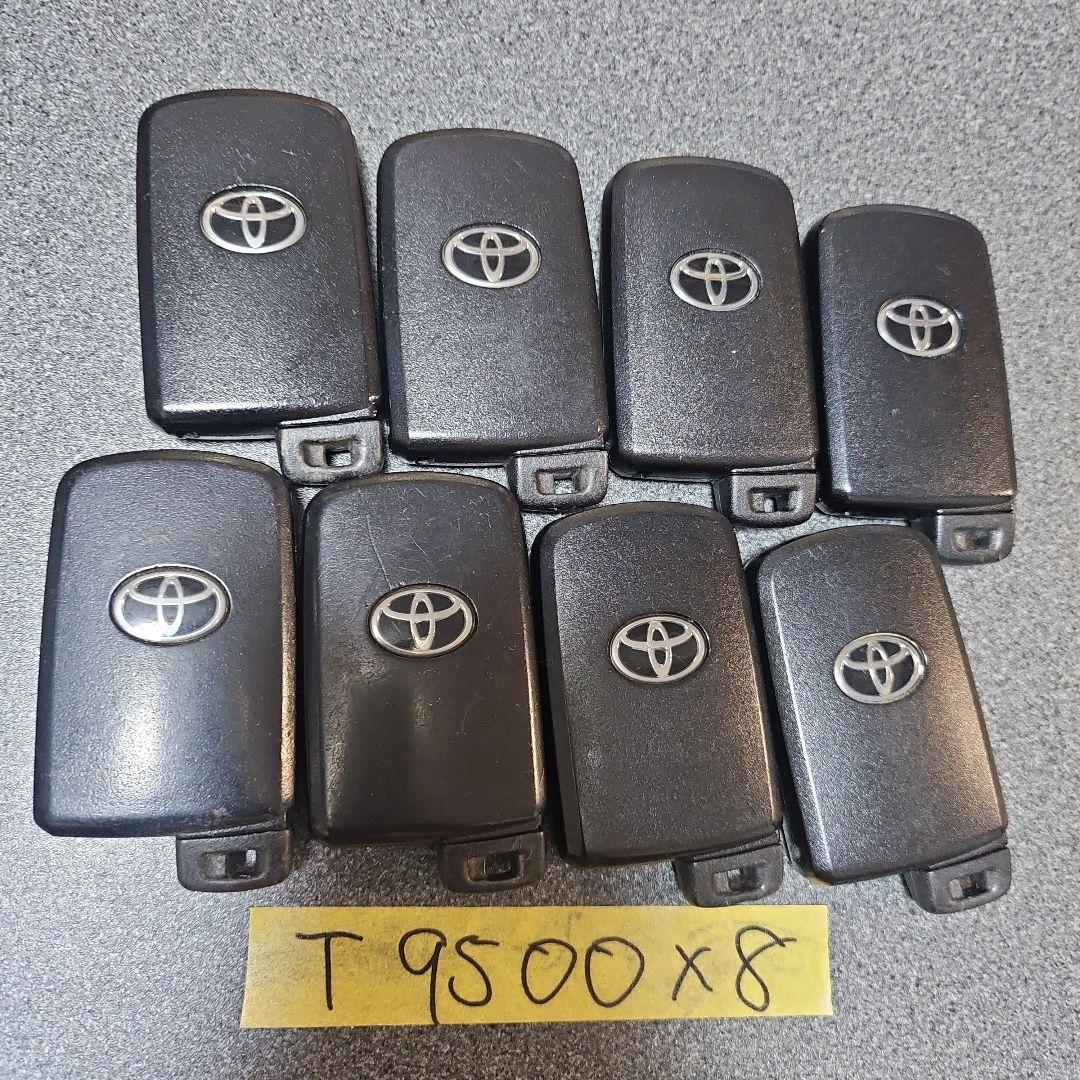 トヨタ キーレスエントリーリモコン　カムリ　ノア　ヴォクシー等 8個