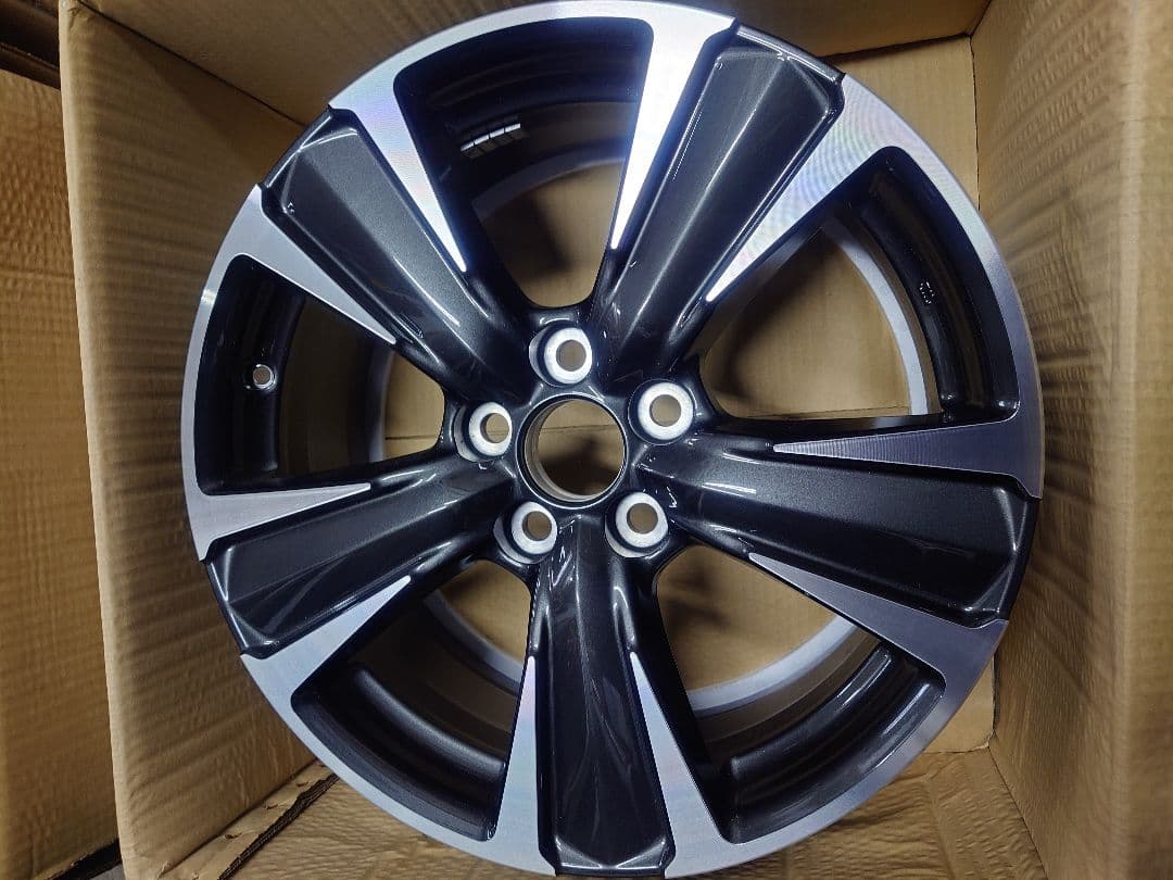 Lexus UX250h 18インチ純正ホイール