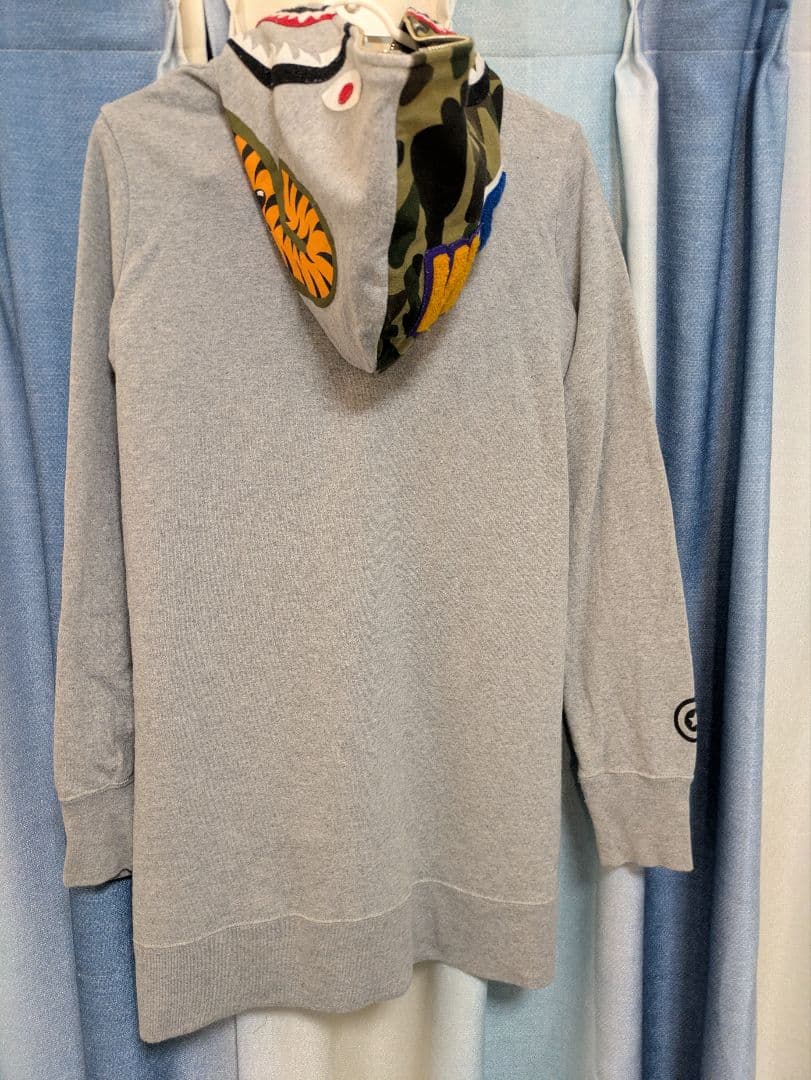 Bape ベイプ A Bathing Ape シャークパーカー レディース