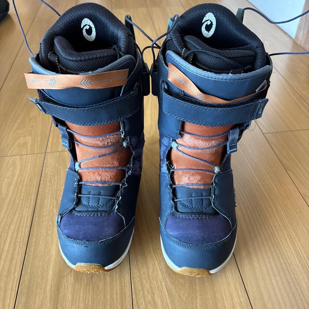 DEELUXE Empire Laraスノーボードブーツ 女性用　ディーラックス