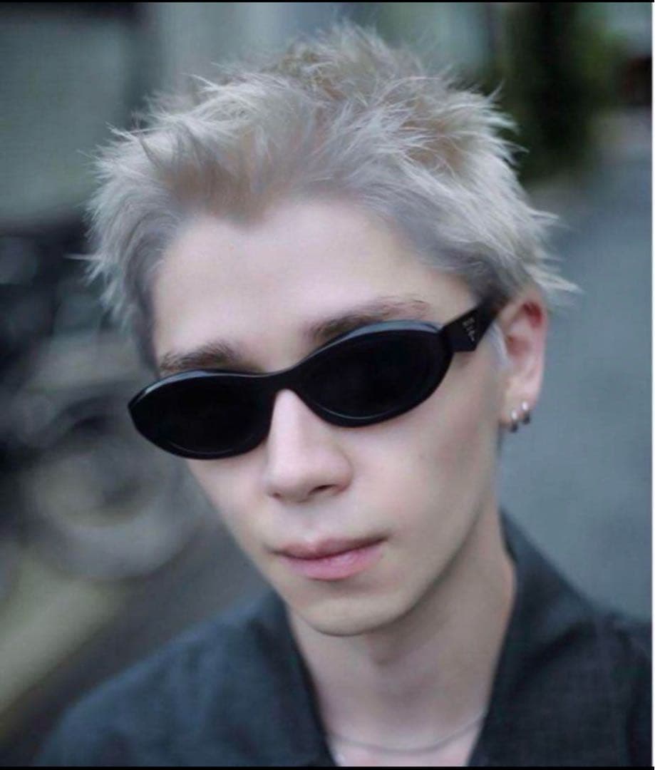 PRADA キャットアイ　シンボル　サングラス