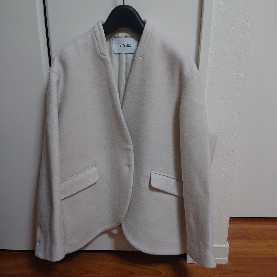 ノーカラーショートコート ホワイト サイズ36 完売 La Totalite