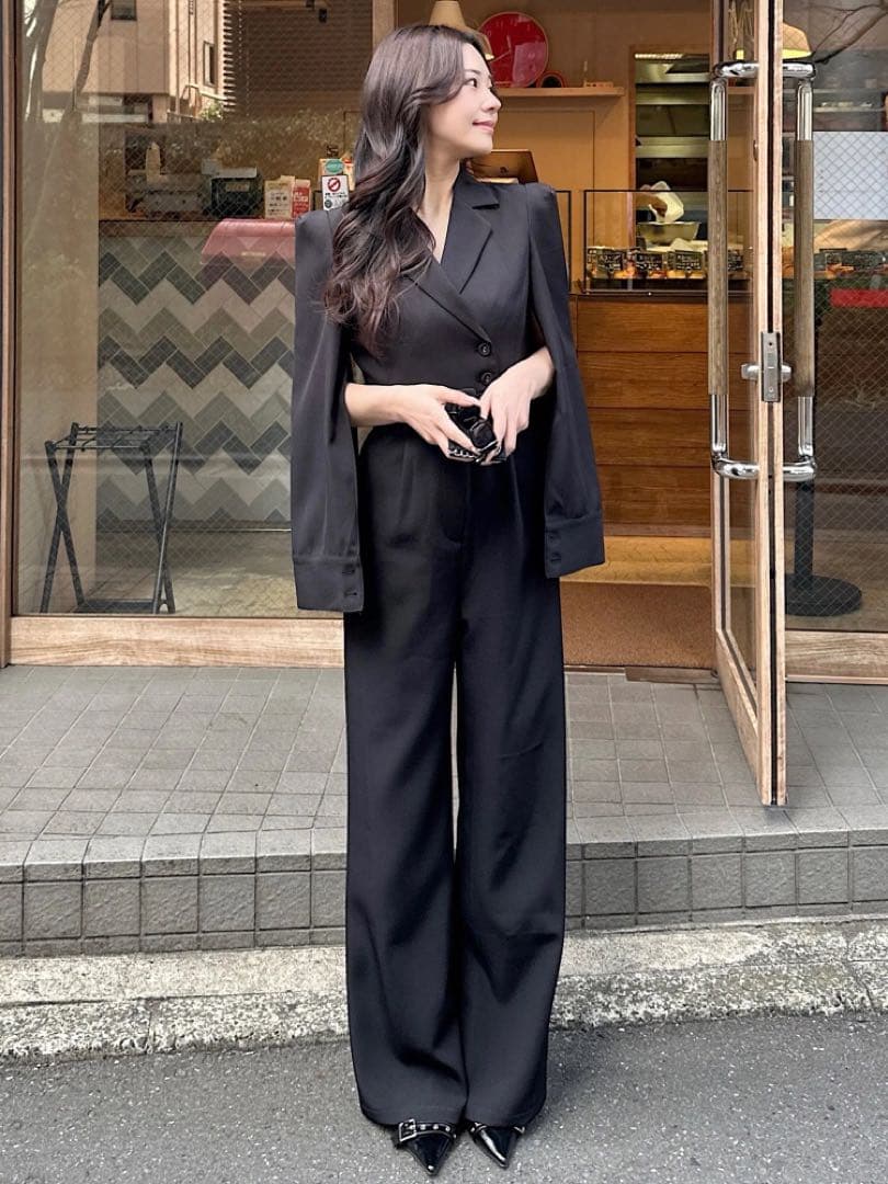 美品！現行品！ ベルト付きケープ風オールインワン ブラック フリー 門りょう