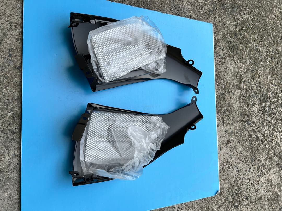 ハイエース ダクト付 コーナーパネル 左右　鉄製