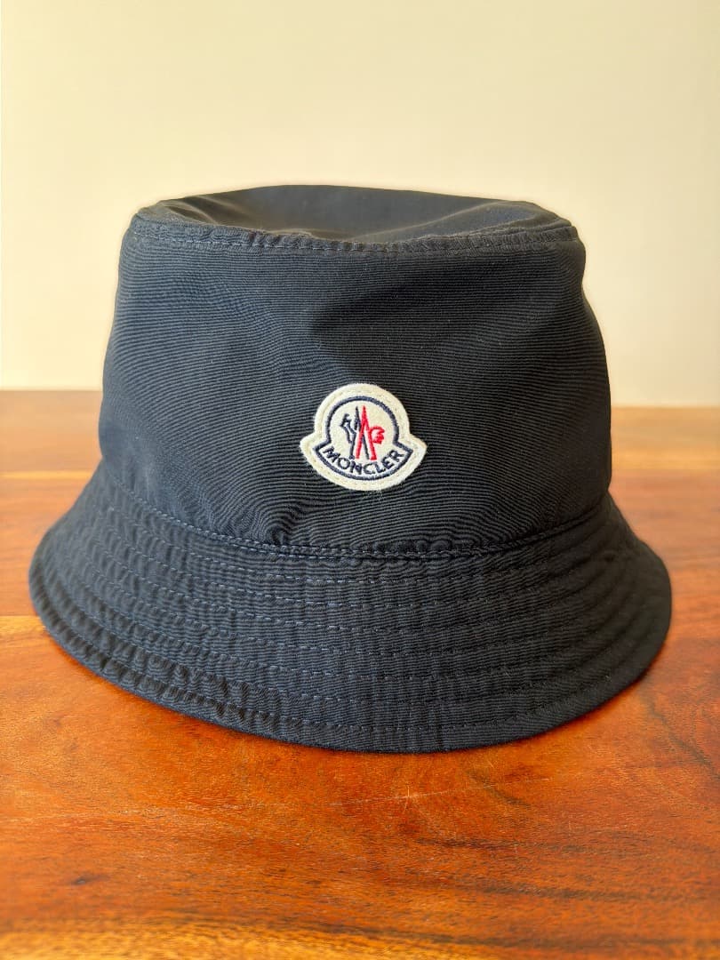 Moncler バケットハット