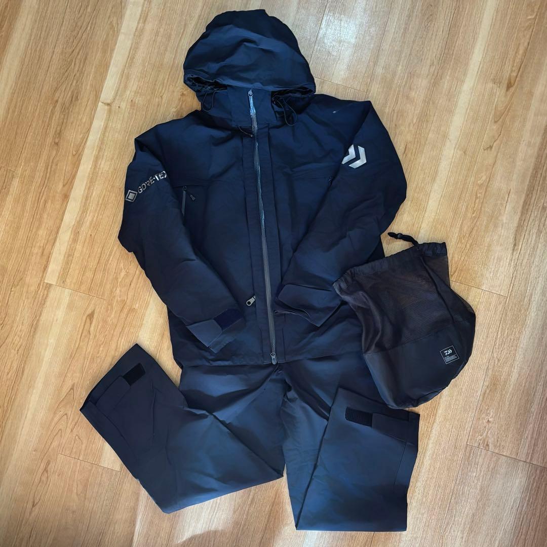 新品 DAIWA ダイワ GORE-TEX レインスーツ ウェア 釣り M