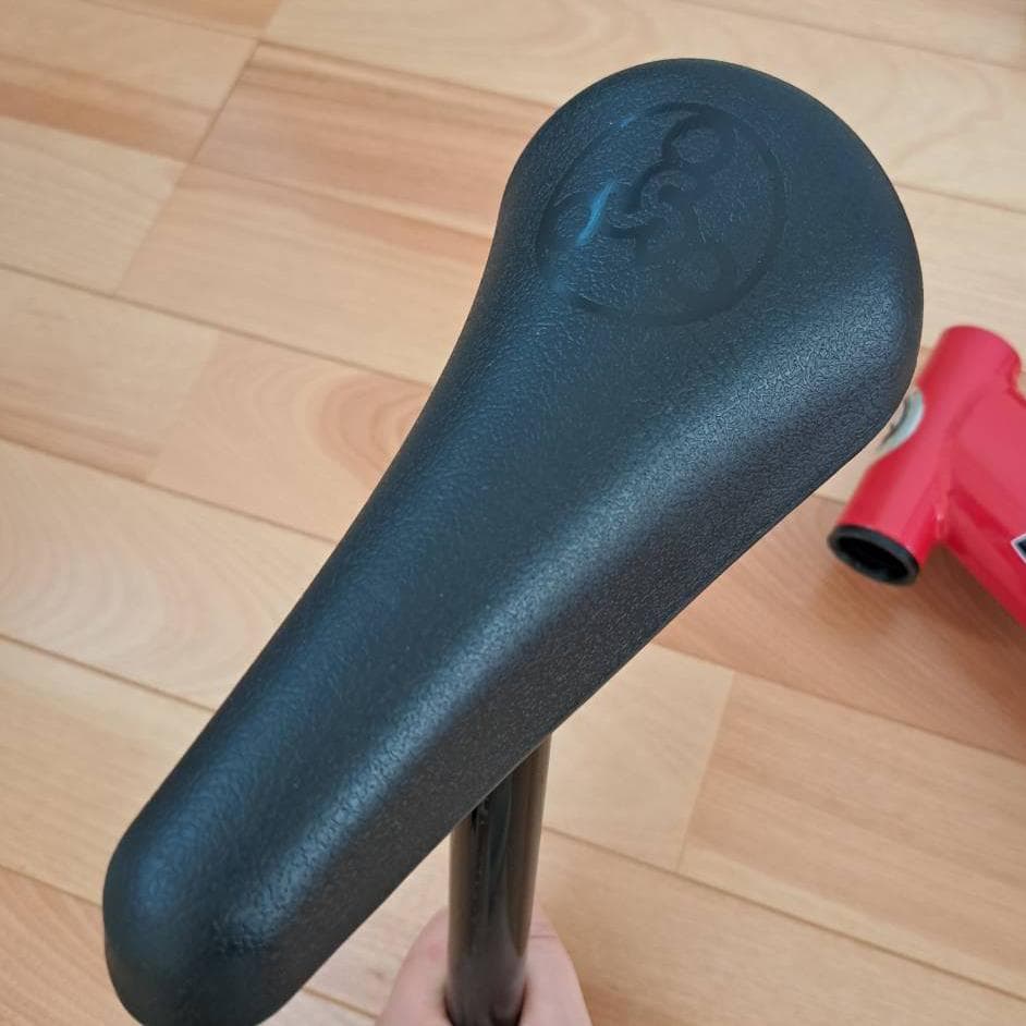 ★　ストライダー　STRIDER 12　レッド　バランスバイク　★