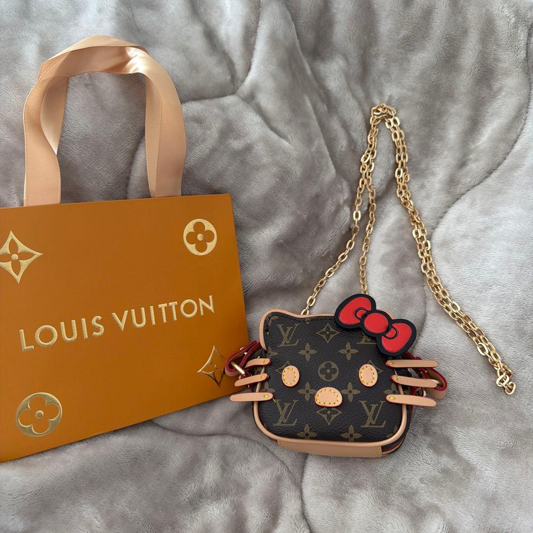 希少！ノベルティーLOUIS VUITTON ハローキティ ポーチ