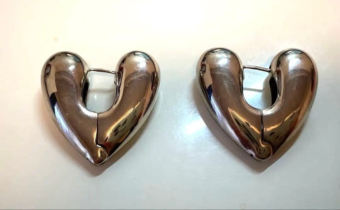 ANNIKA INEZ ハートシェイプピアス