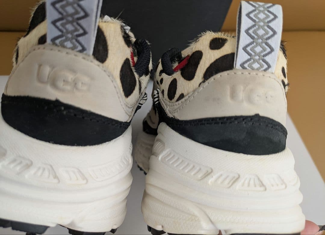 UGG×Atmos コラボ スニーカー