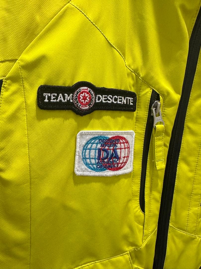 値下げ DESCENTE スキーウェア上下セット 140cm