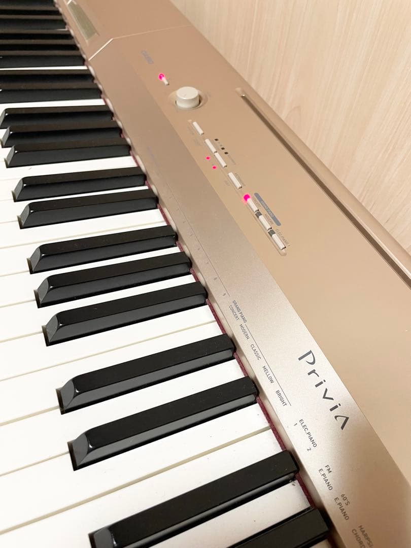 Privia 160 電子ピアノ シャンパンゴールド