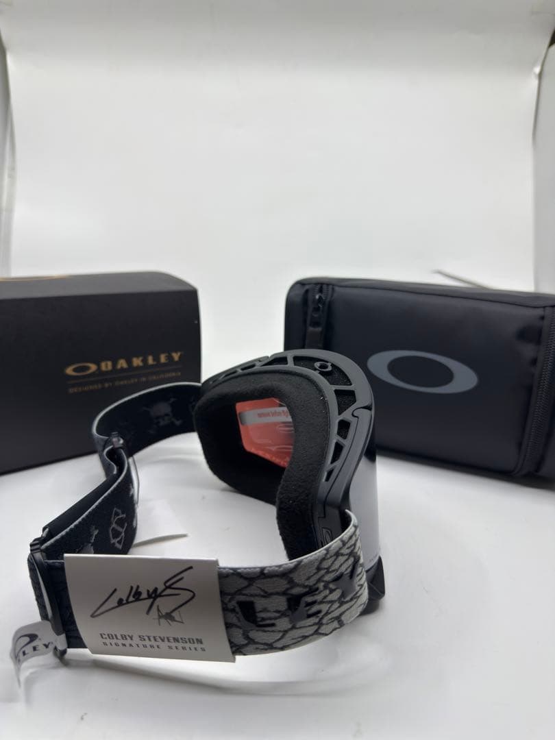 【新品】 OAKLEY FLOW SCAPE 25-26新モデル