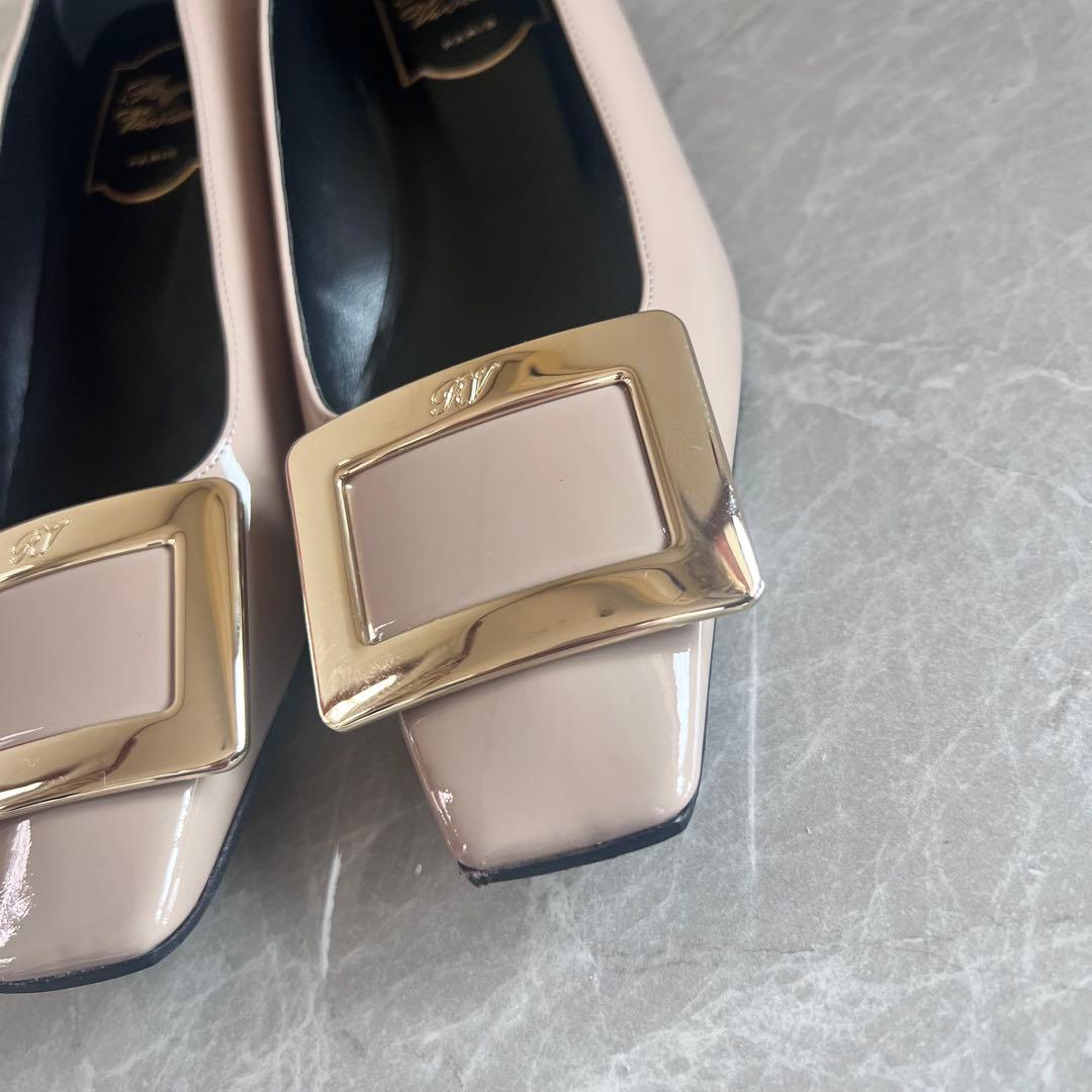 ロジェ ヴィヴィエ パテントレザー フラットパンプス 35.5 ベージュ