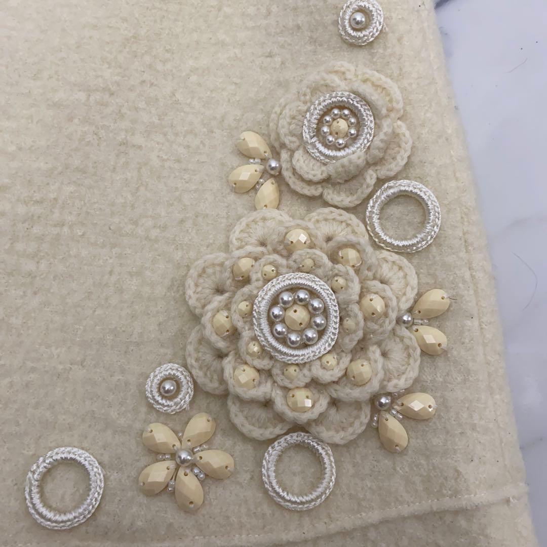 美品スーパービューティー花ビジュー装飾、異素材ジャケット、スカートセットアップ