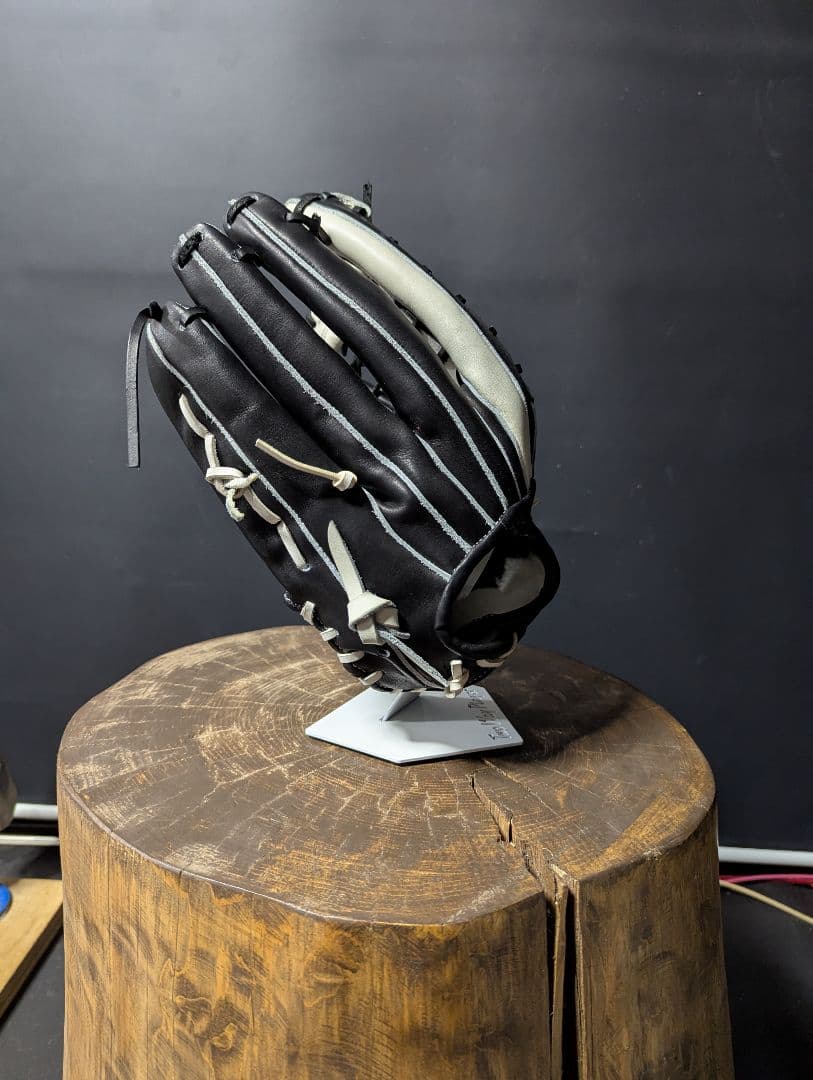 ブラック×ホワイト 軟式外野手用野球グローブ