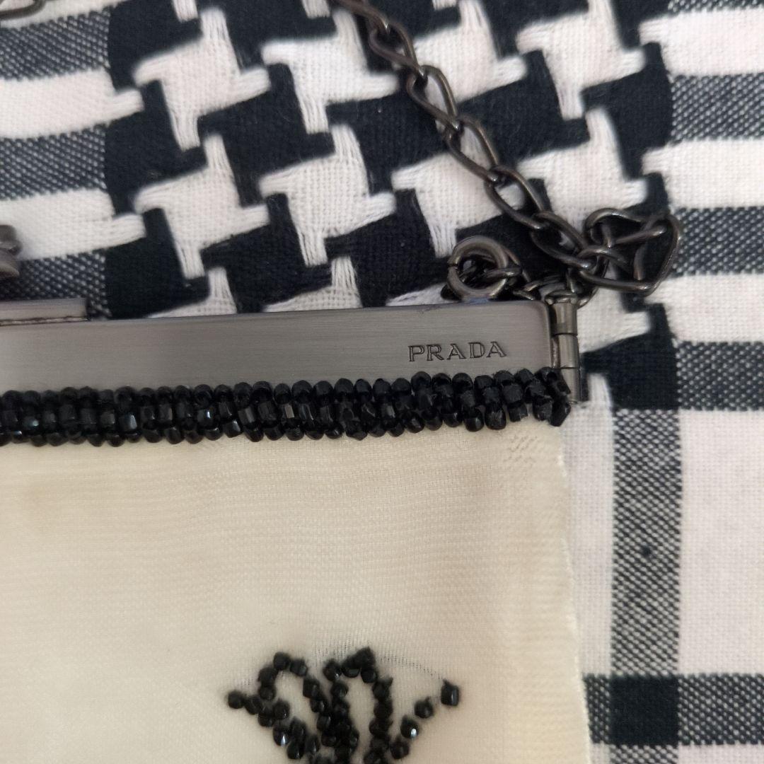ｕｓｅｄ　ＰＲＡＤＡ　ビーズ刺繍　パーティー　手提げバッグ　アイボリー✕ブラック