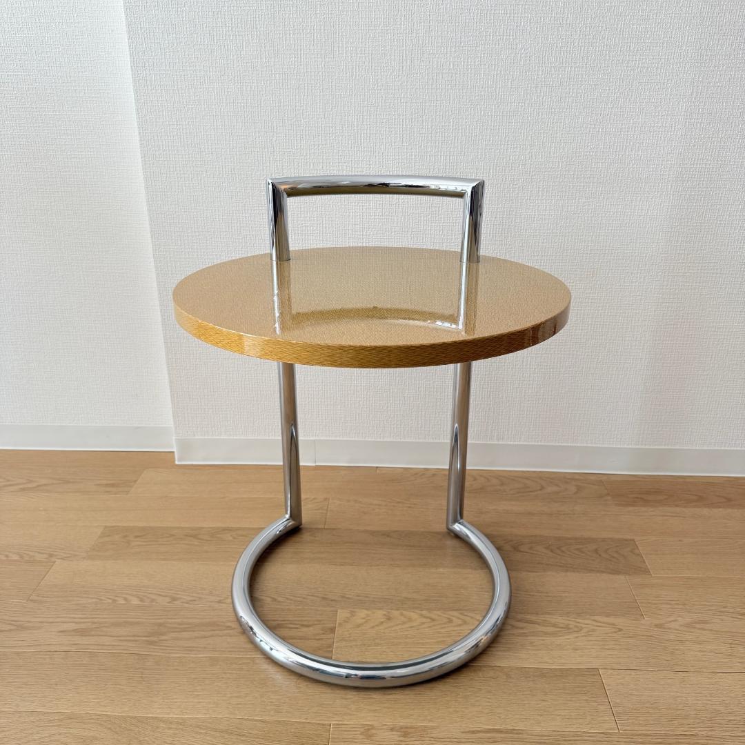 円形サイドテーブル・ハンドル付き