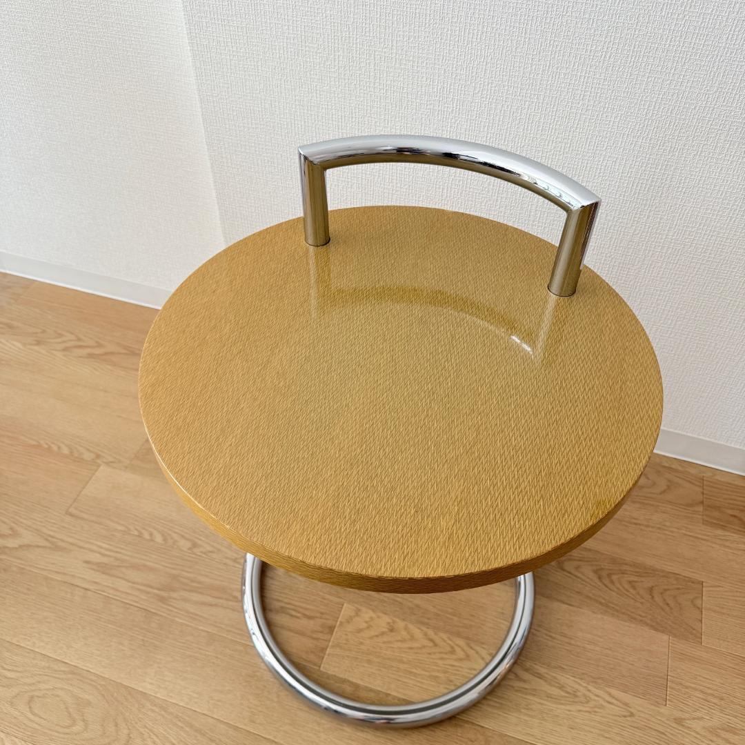 円形サイドテーブル・ハンドル付き