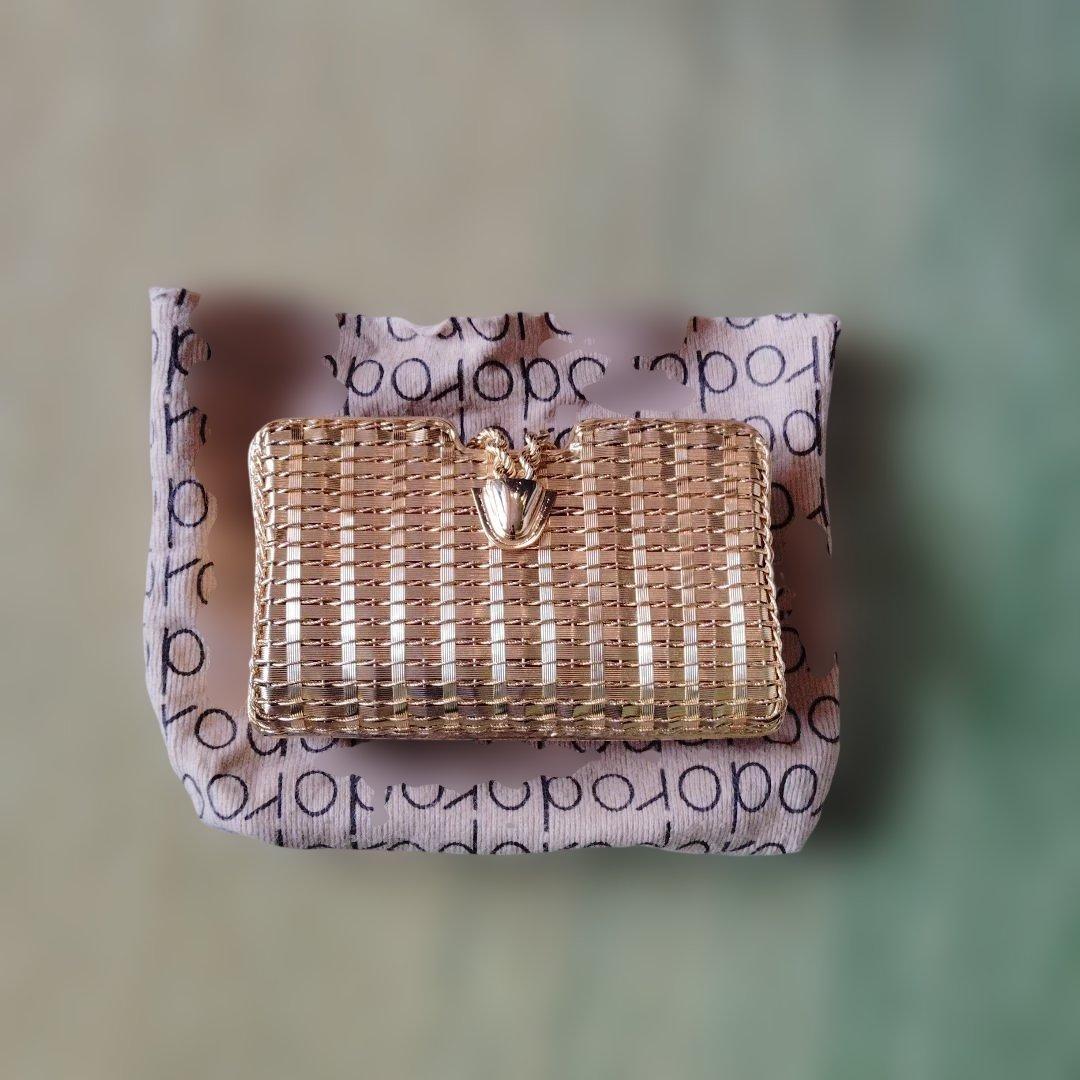 roodクラッチバッグ