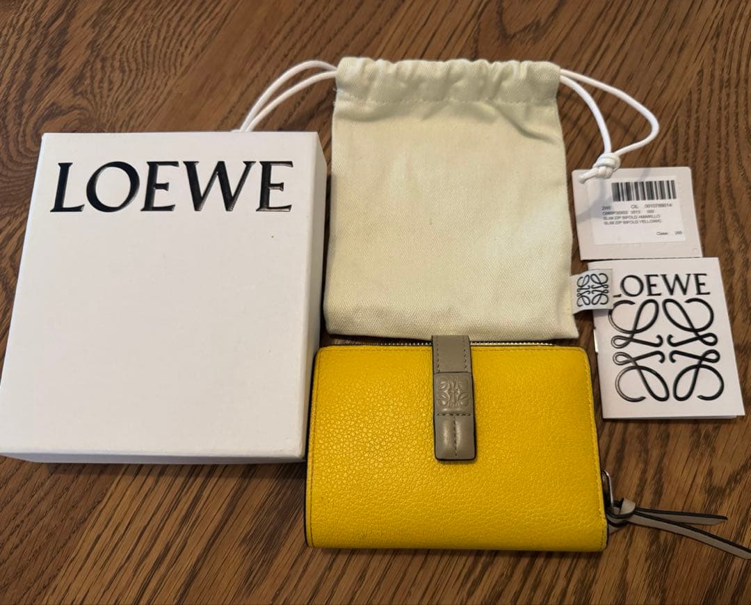 LOEWE イエロー 二つ折り財布
