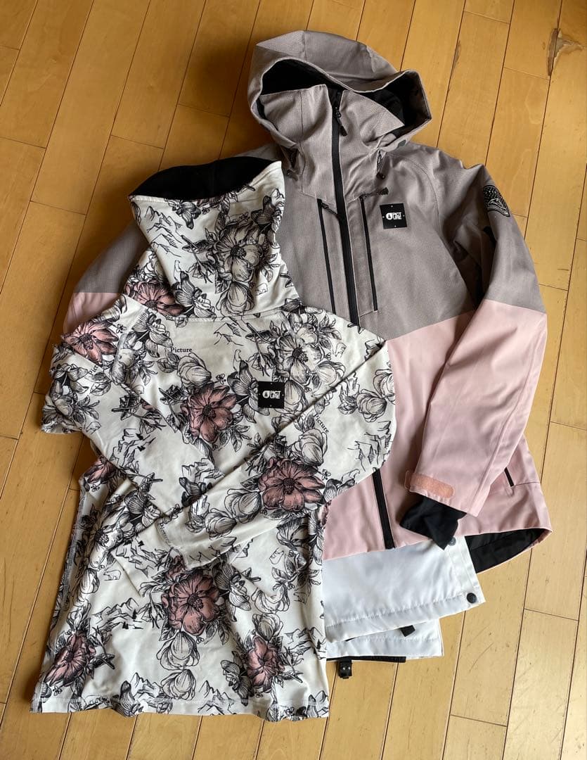 スノーボードジャケット＆パンツと花柄トップスセット 3日間限定お値下げします！