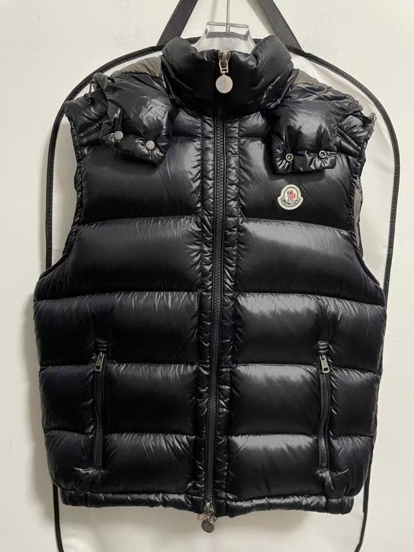 極美品 モンブラン 黒 ダウンベスト フード付き~~