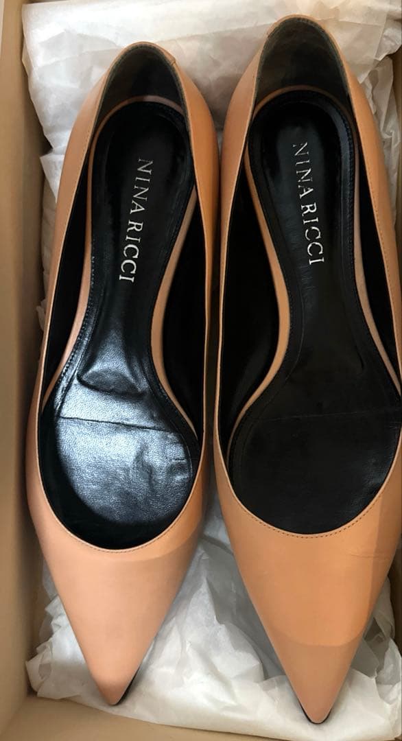 金子綾愛用 ニナリッチ フラットパンプス