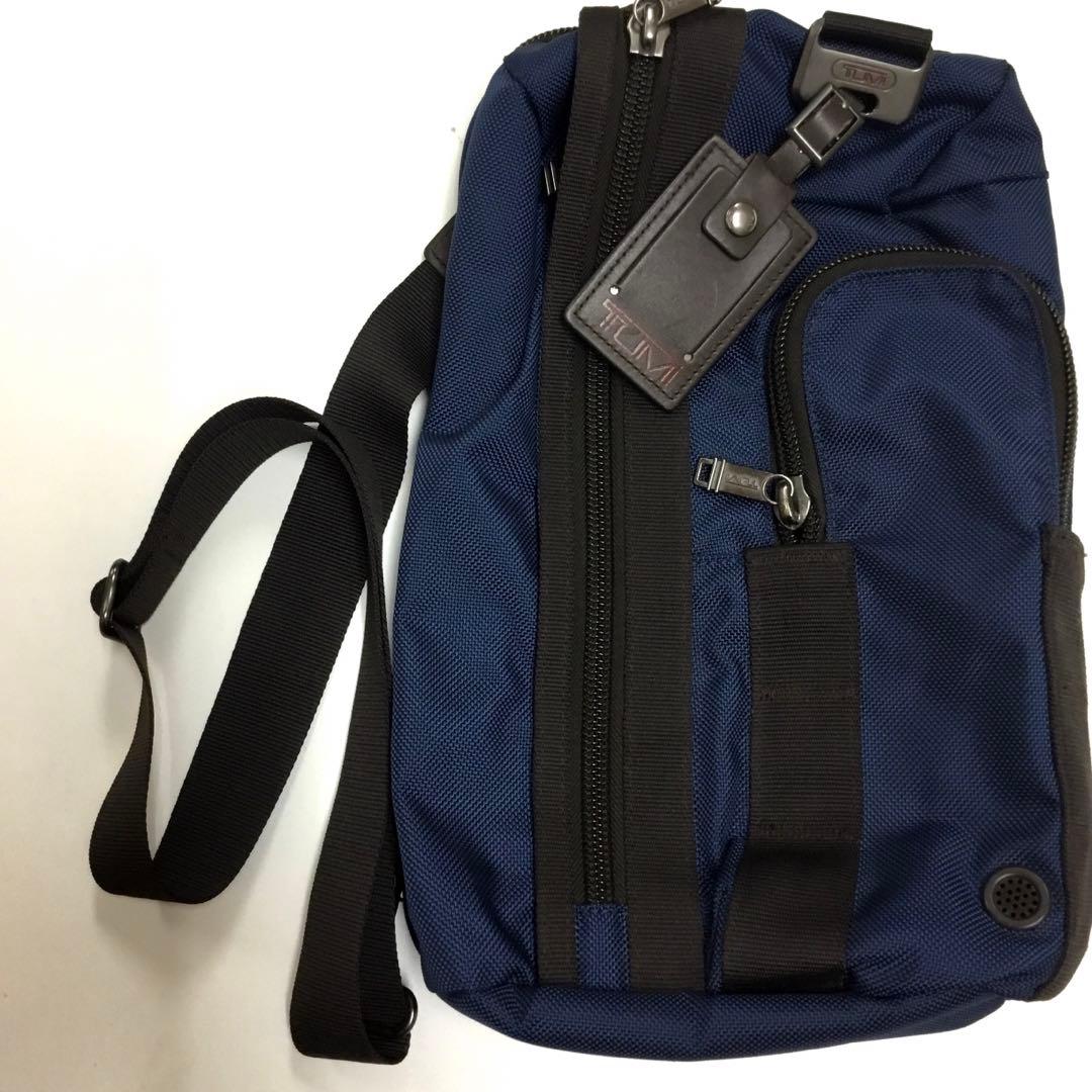 TUMI　ネイビー　ボディバッグ