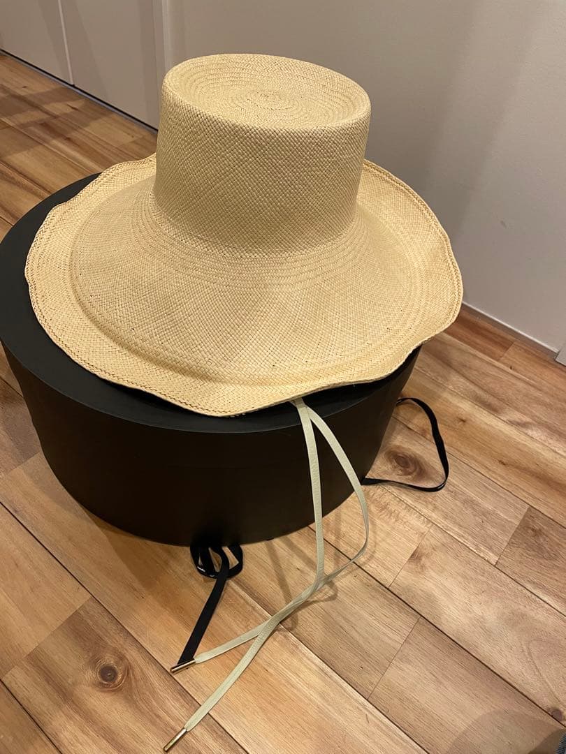 Shinonagumo 麦藁帽子