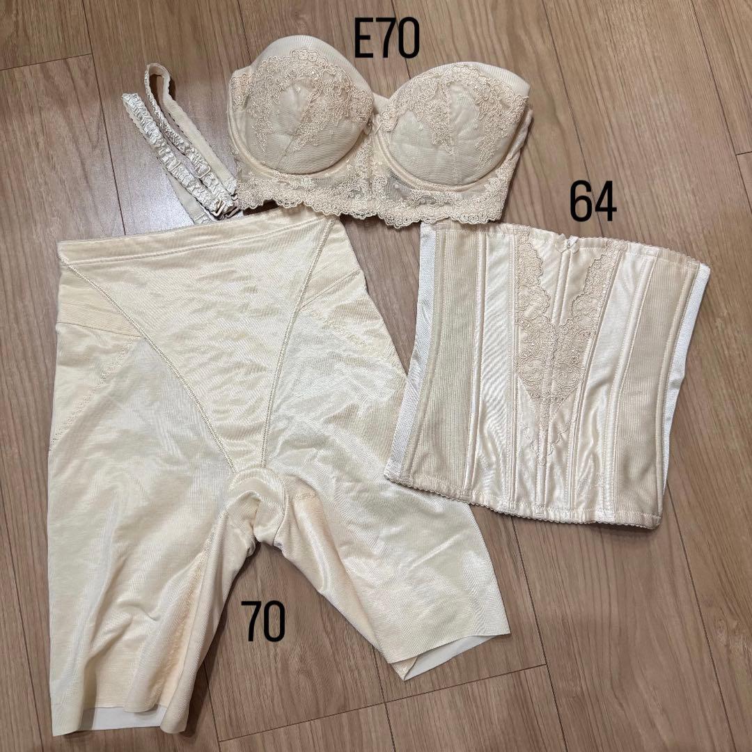 フォーシス ブライダルインナー 4点