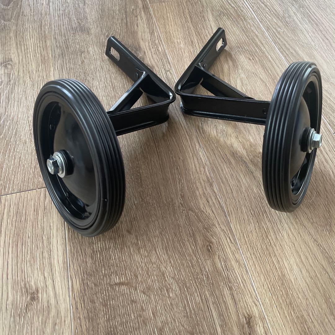 セール中☆Jeep 18インチ オリーブグリーン 引き取り限定 補助輪付き