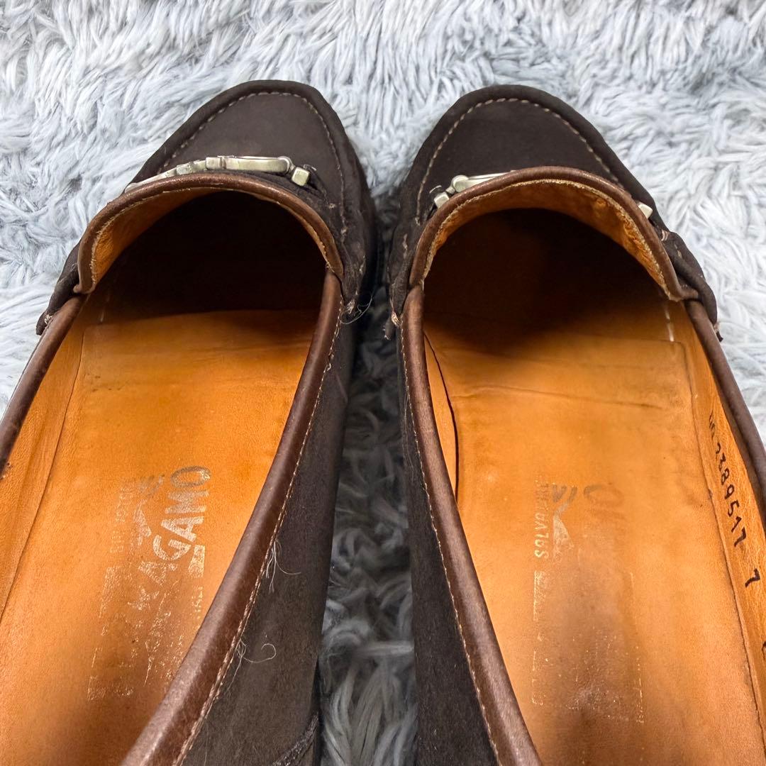 サルヴァトーレフェラガモ ガンチーニ ローファー 7EE ブラウン スエード