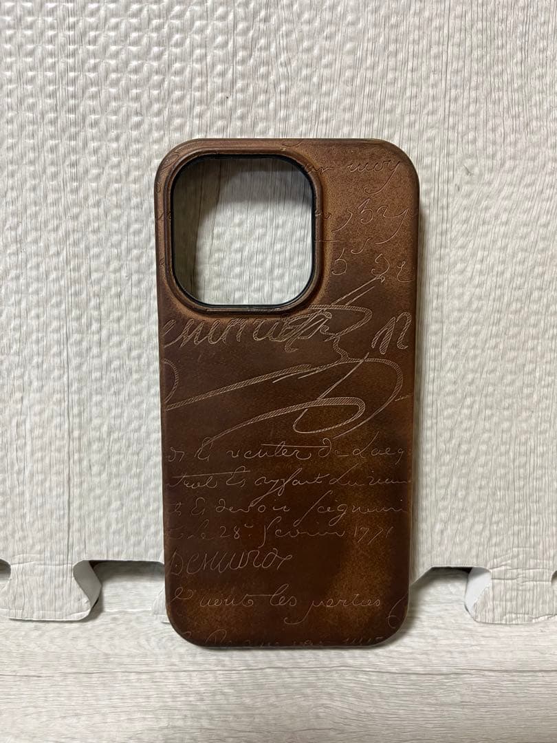 berluti ベルルッティ iphone15 proカバー