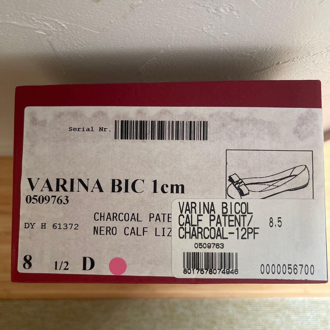 FERRAGAMO フラットシューズ