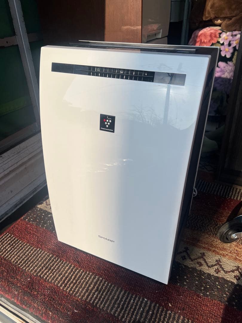 SHARP 除加湿空気清浄機　18年製 プラズマクラスター　KC-HD70-W