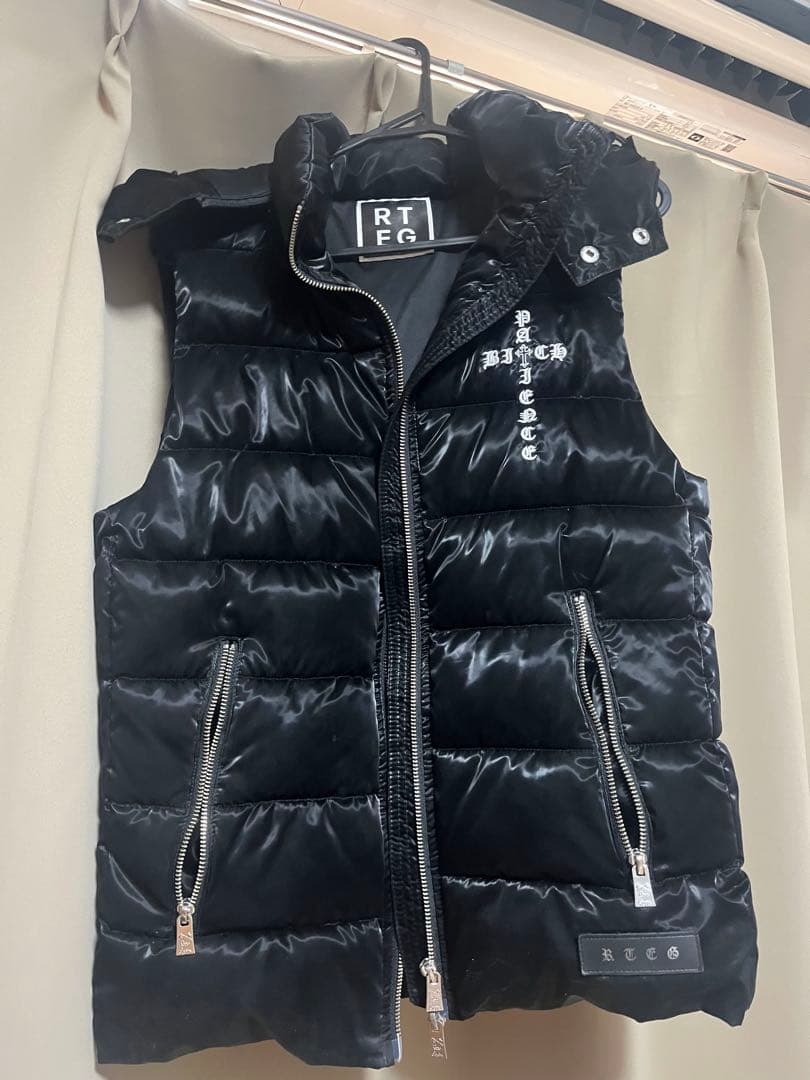 完売品・希少　アダムスジャグラー　ダウンベスト　Mサイズ