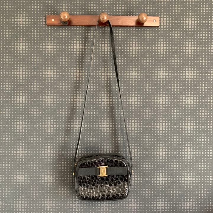 フェラガモ　ショルダーバック