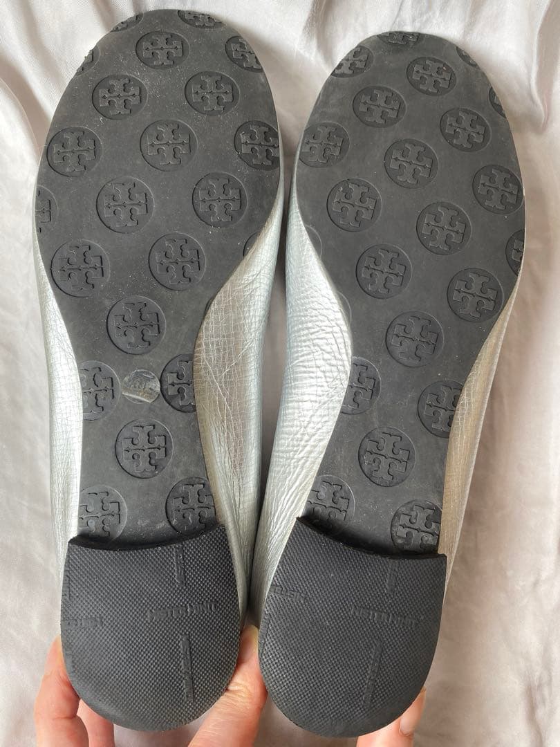 トリーバーチ フラットシューズ　シルバー