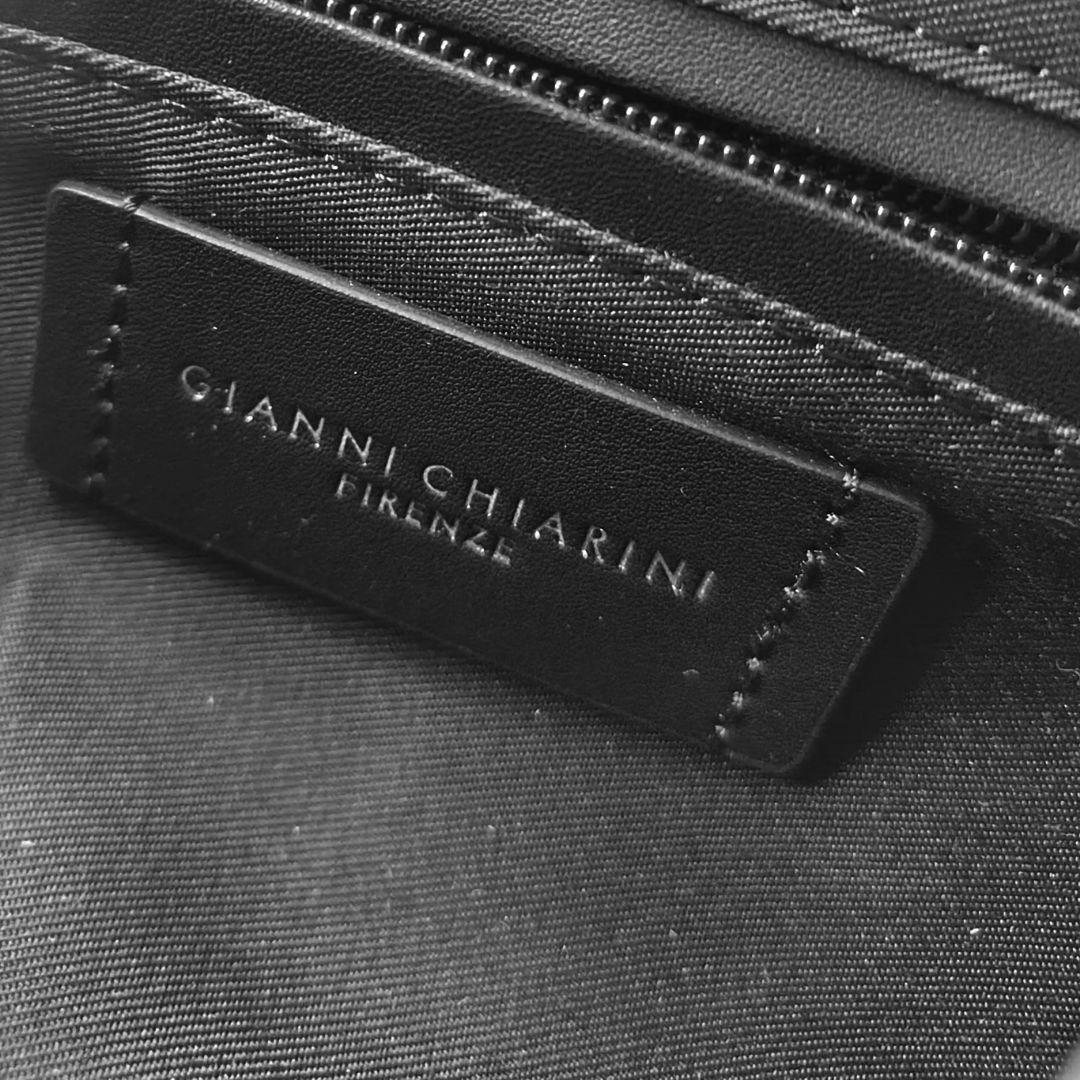 美品★ジャンニキアリーニ アリファM 2WAYショルダーバッグ ハンドバッグ 黒