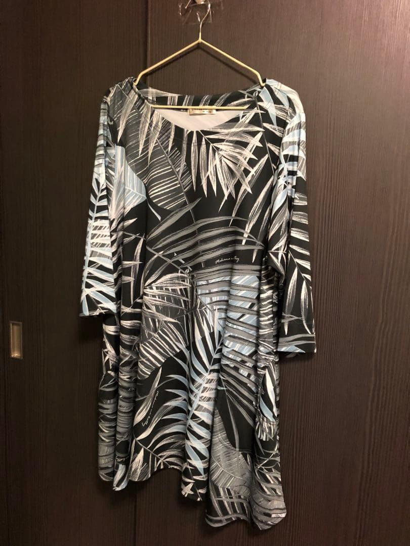 マカナナキャシー　モンステラ柄チュニック　サイズ2