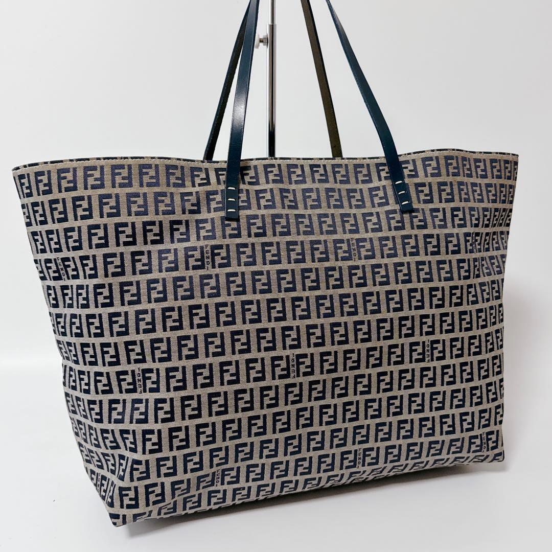 【24時間以内発送】FENDI ズッキーノ FF柄 キャンバス トート バッグ