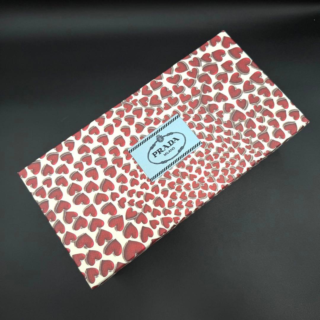 極美品　PRADA ハート柄 フラットシューズ　エナメル　24㎝　箱付き