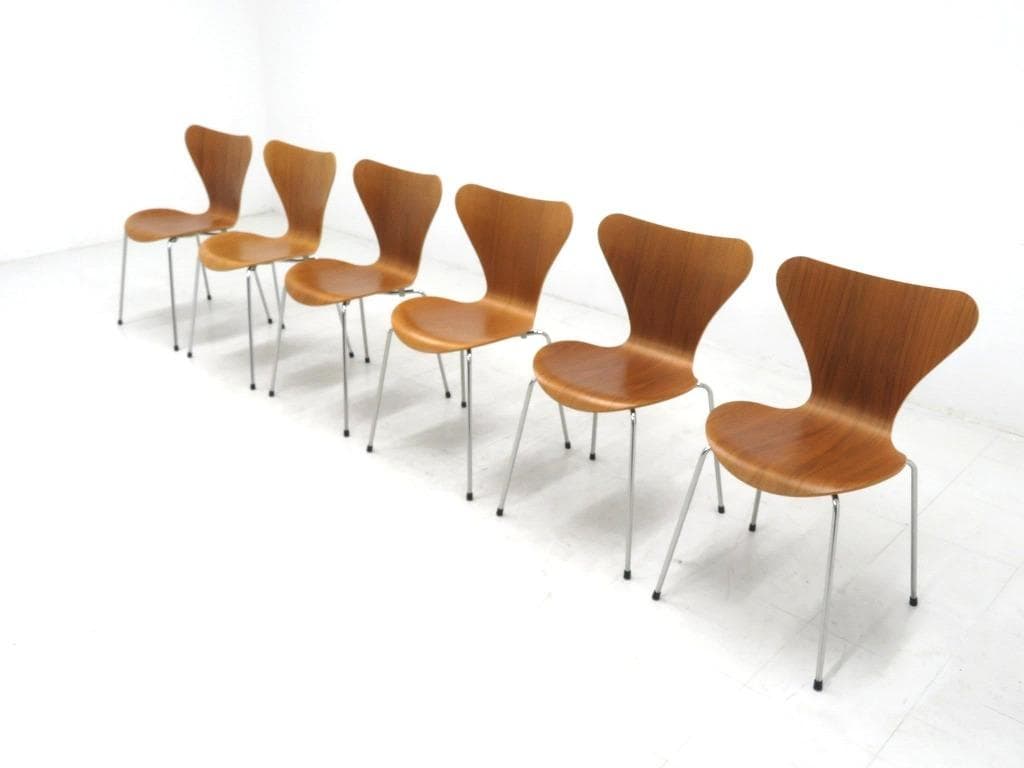 展示品　フリッツハンセン　セブンチェア　ウォールナット　ダイニングチェア　モダン