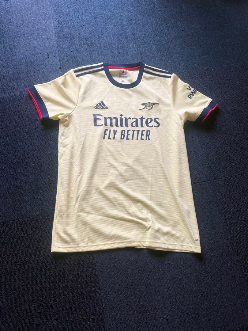 アーセナル　ユニフォーム　アウェイ