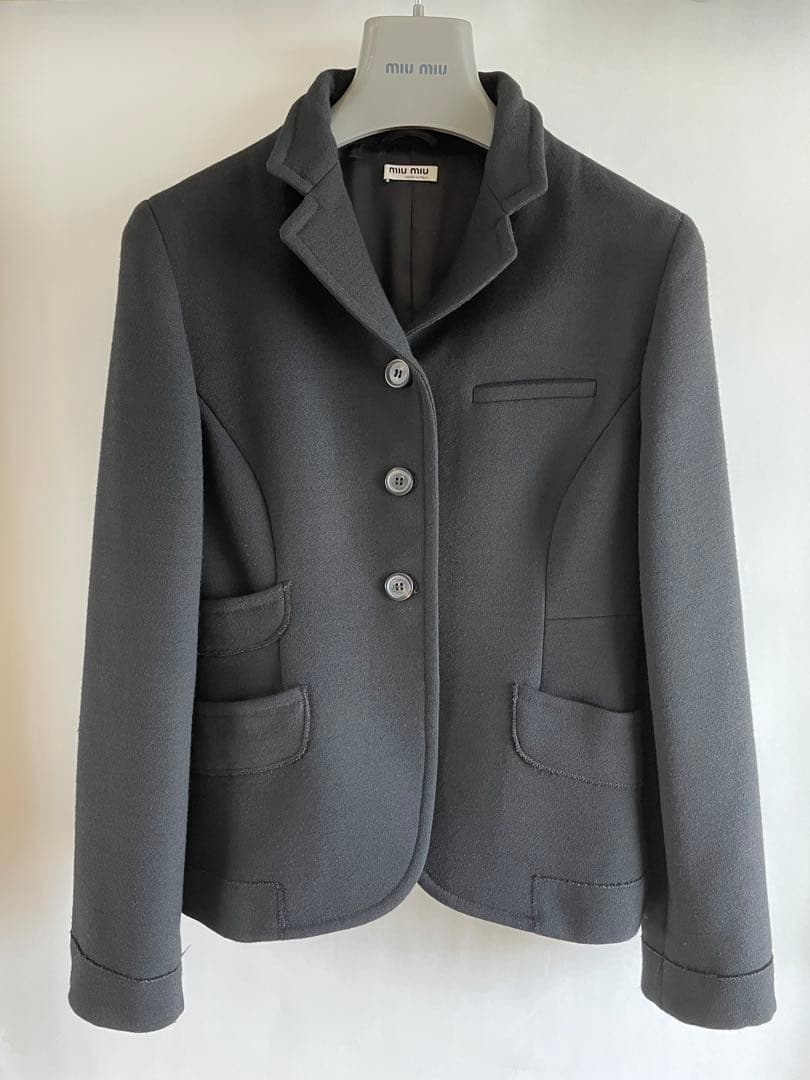 美品 miumiuミュウミュウ テーラードジャケット ブラック