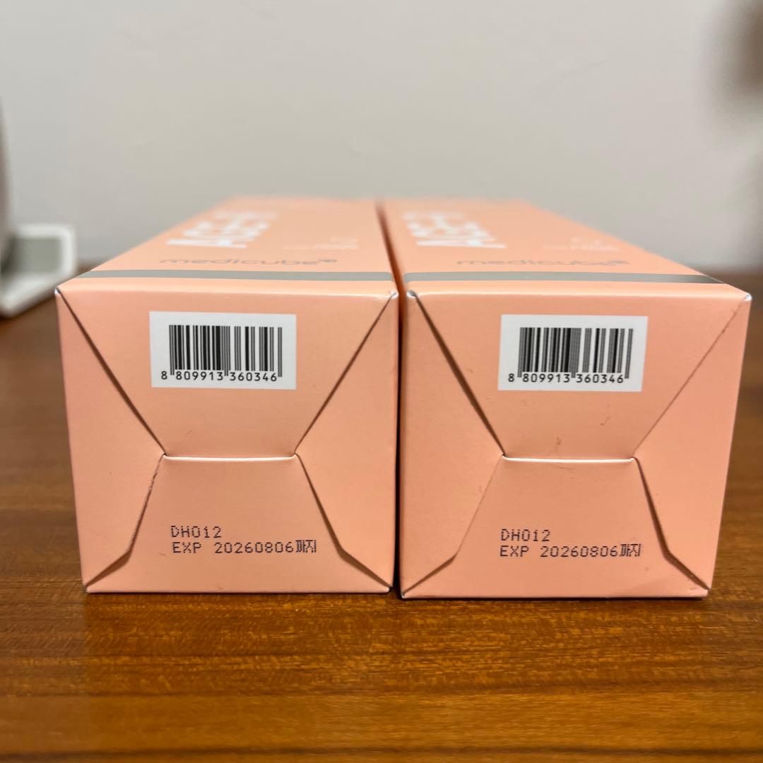 MEDICUBE AGE-R DERMA EMS SHOT リフトアップ　美顔器