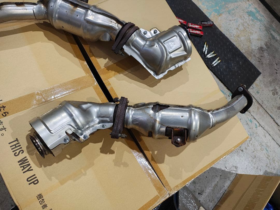 日産　スカイライン　400R　RV37　VR30DDTT　純正触媒