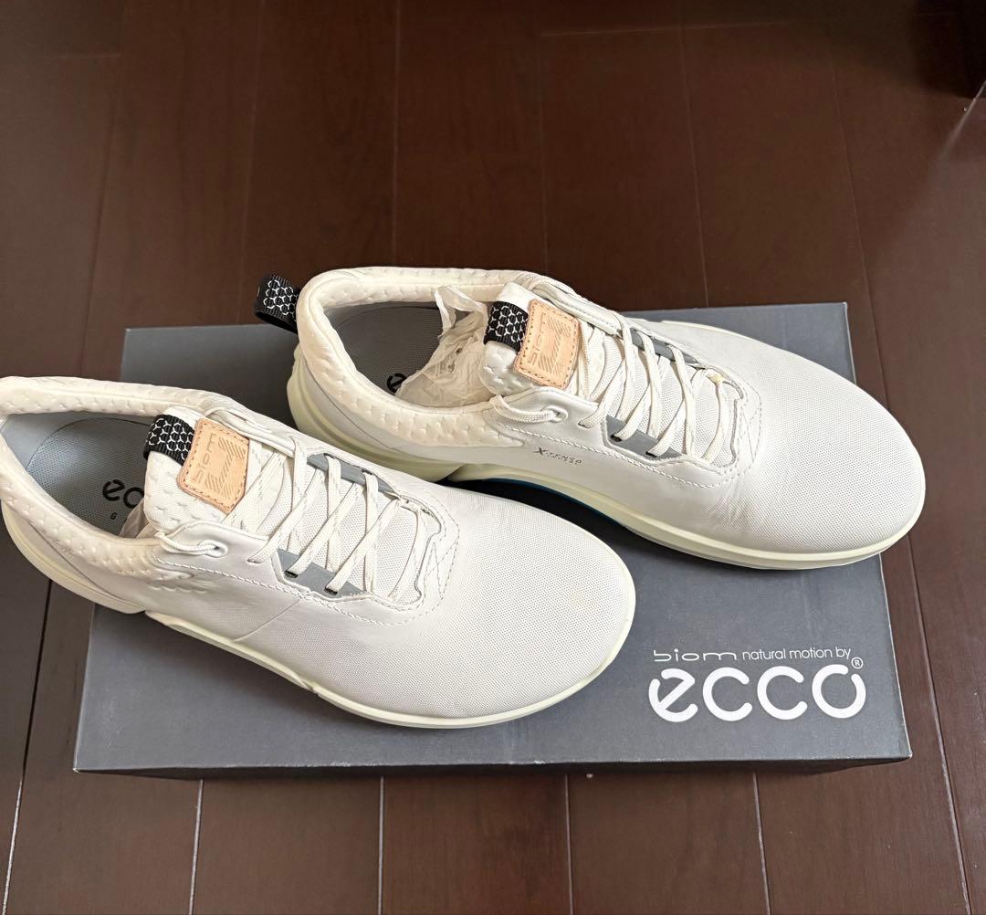 ECCO BIOM ホワイト シューズ