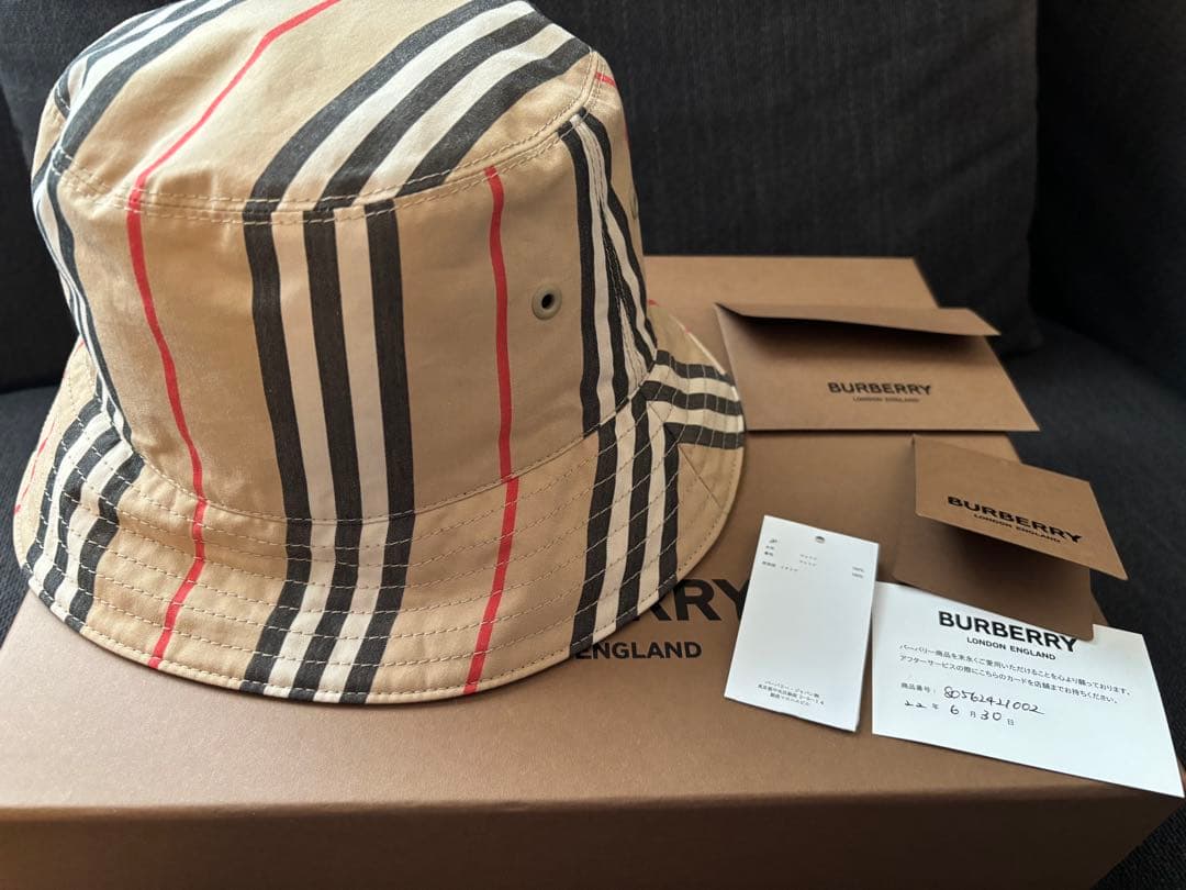 バーバリー リバーシブル バケットハット 未使用
